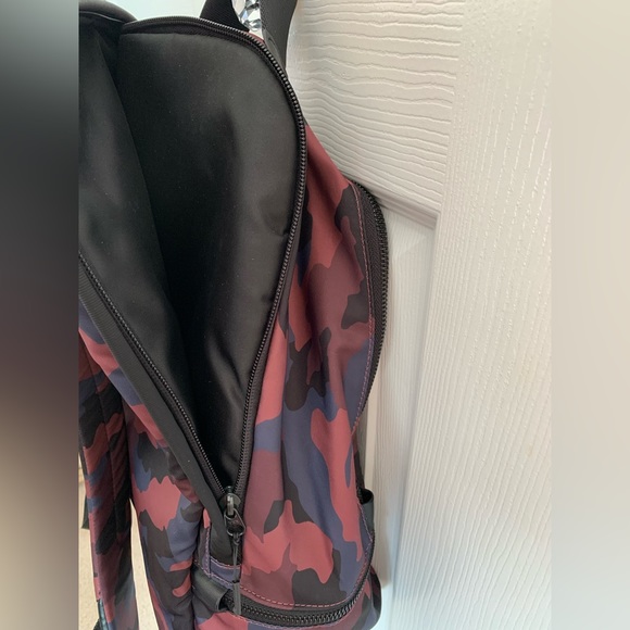 COPY - CityAdventure Backpack 17L Heritage 365 Camo Smoky Red Night Sea Multi l… - Picture 3 of 16